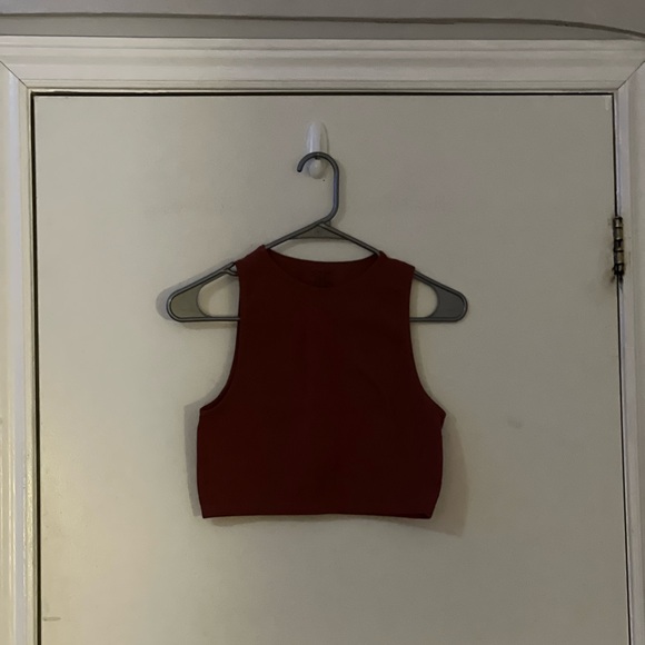 Red crop top, beautiful, brand new - Picture 3 of 3